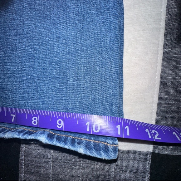 American Eagle Outfitters Women's Classic Blue Low Rise Wide Leg Jeans - Picture 9 of 9